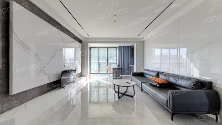 铂悦华府二手房实景图