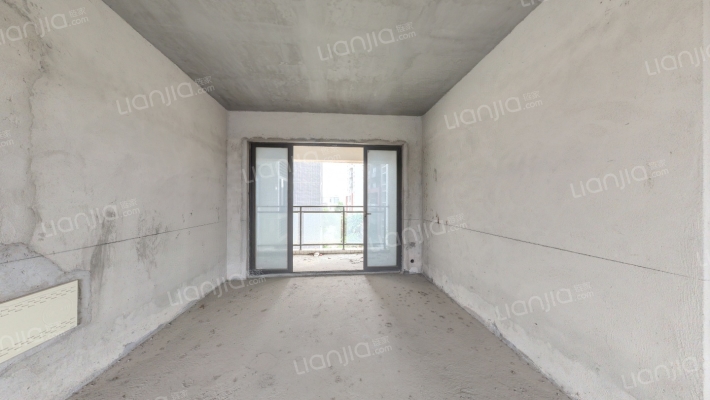 华盈四季蓝天二手房实景图