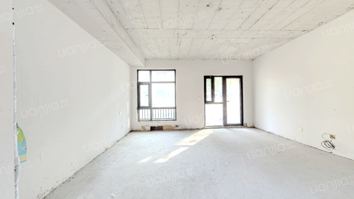 牛驼温泉孔雀城叠泉苑二手房实景图