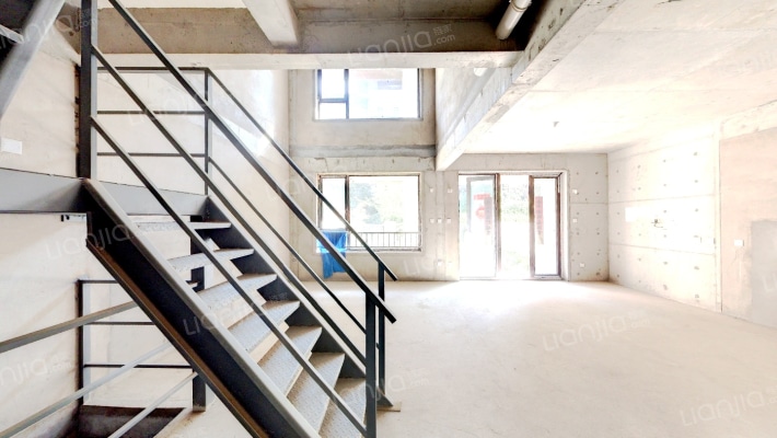 湖光山色二手房实景图