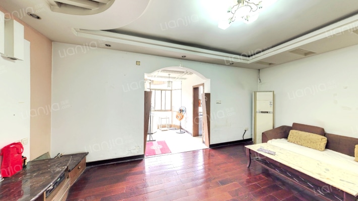 保险公司宿舍二手房实景图