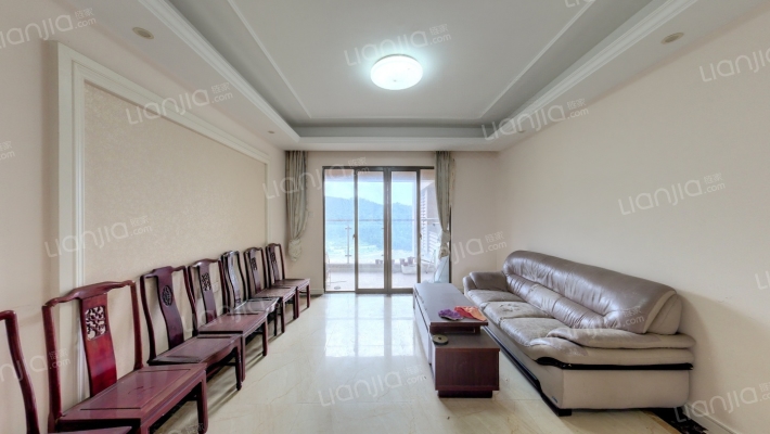 贵安新天地贵尊苑A区二手房实景图