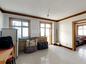 此房户型通透，证件齐全，近万达，离BRT近