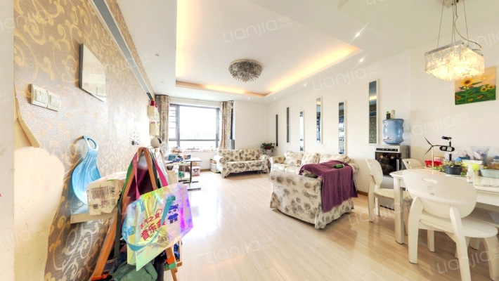 枕水小镇二手房实景图