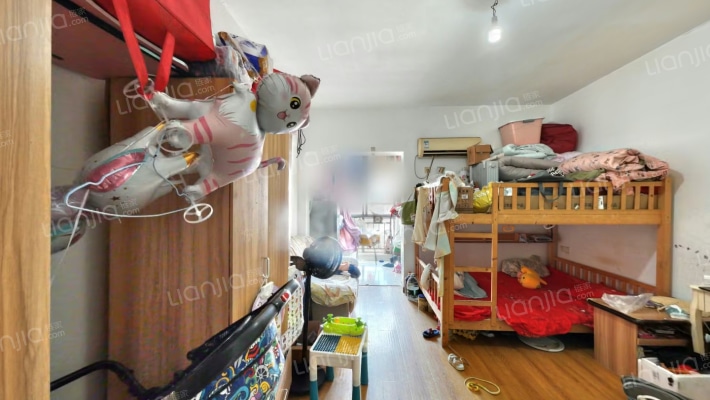 和居名爵二手房实景图