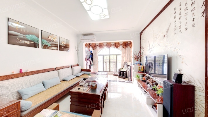 恒荣格拉斯堡二手房实景图