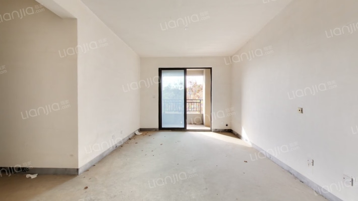 绿地国际博览城二期博隆二手房实景图