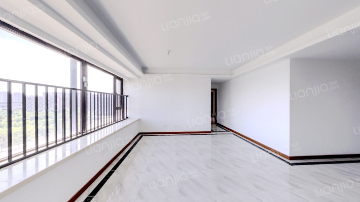 绿地海湾繁海苑二手房实景图