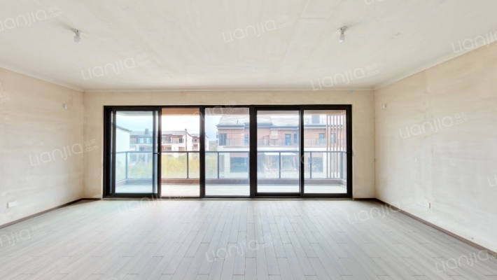 铂悦湖前二手房实景图