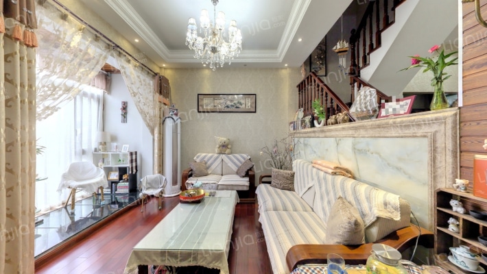 世茂龙湾二期二手房实景图