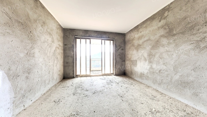 体育花园二手房实景图