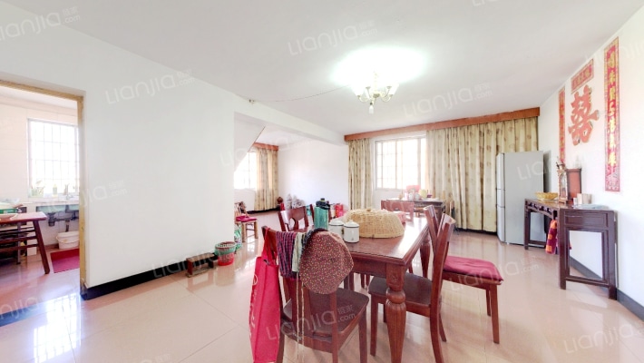 越胜公寓二手房实景图