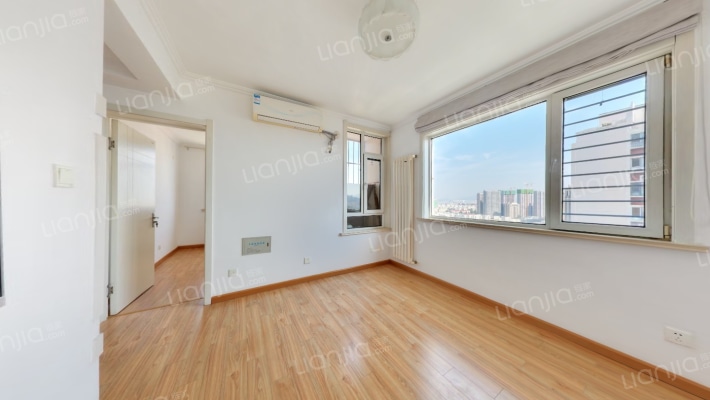 鸿海佳园二手房实景图