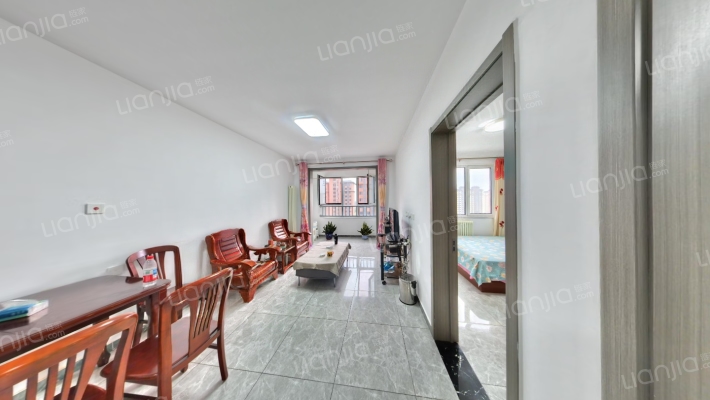 颐品学苑二手房实景图