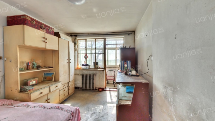 南卫里二手房实景图