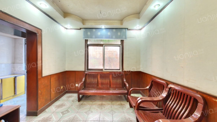 乡镇企业局住宅楼二手房实景图