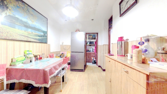 红燕社区二手房实景图