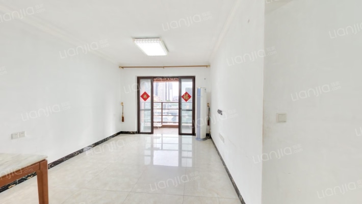 鸿晖依岸康堤二手房实景图