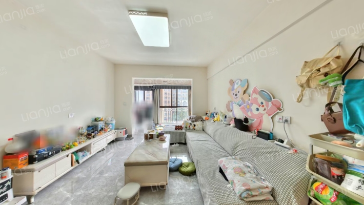 兰湾蒂钒尼二手房实景图