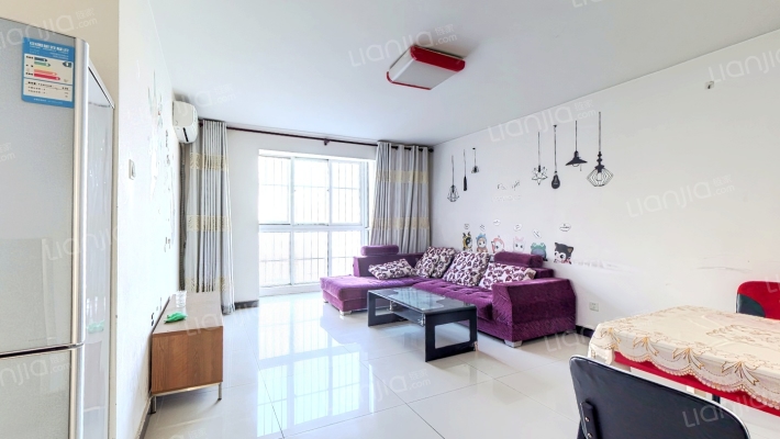 东兴南街 电梯房 两居室 南北通透 好楼层 交通便利-客厅