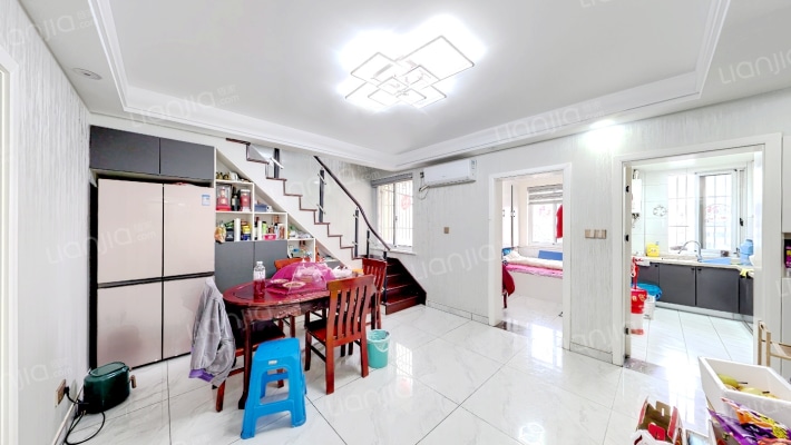 中华西村二手房实景图