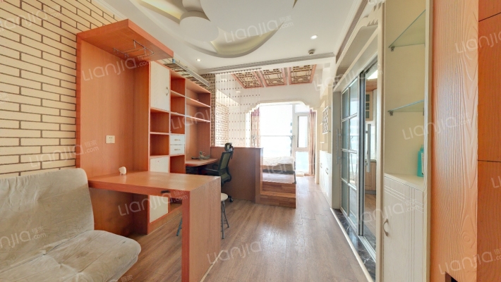 青年公寓二手房实景图