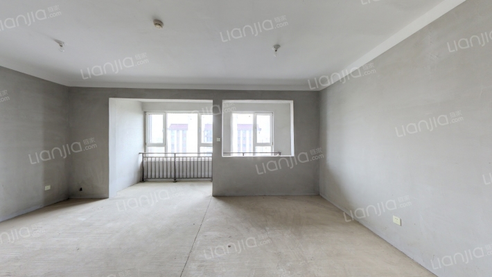 绿地智慧金融城C地块二手房实景图