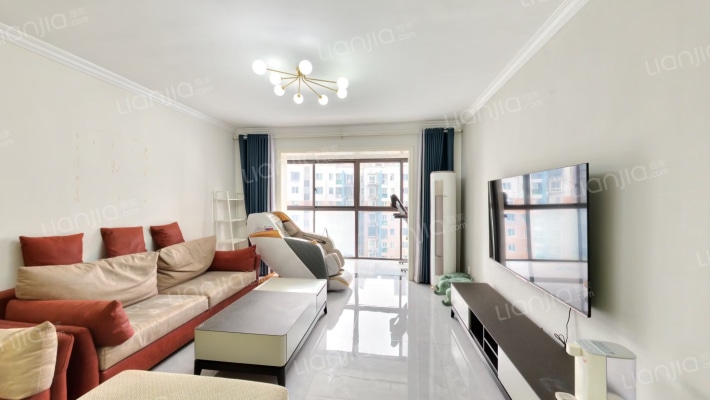 麓江春二手房实景图