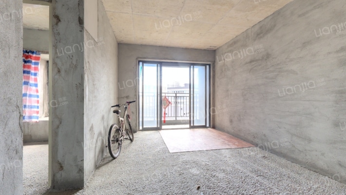 颐安天朗名庭二手房实景图