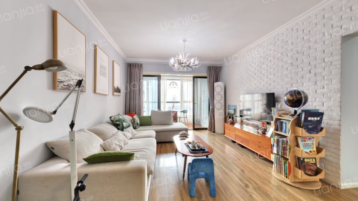 中德英伦世邦K区二手房实景图