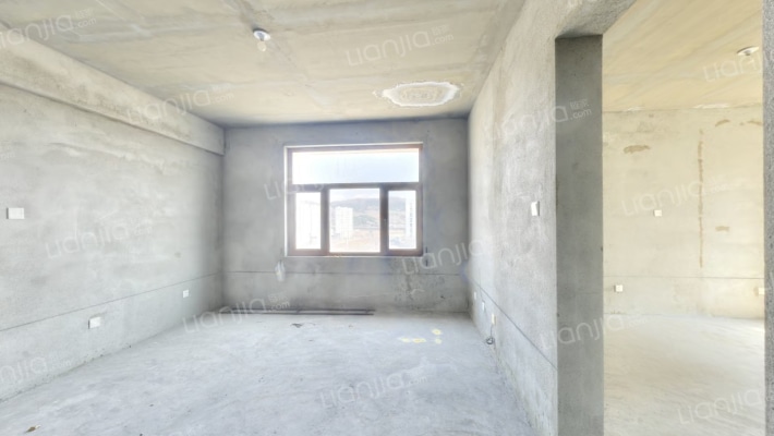 雾凇东郡二手房实景图