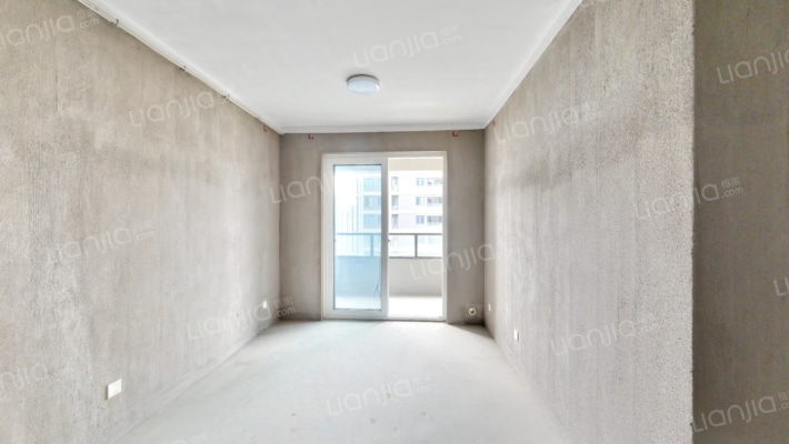 新兴岚湾三期东区二手房实景图