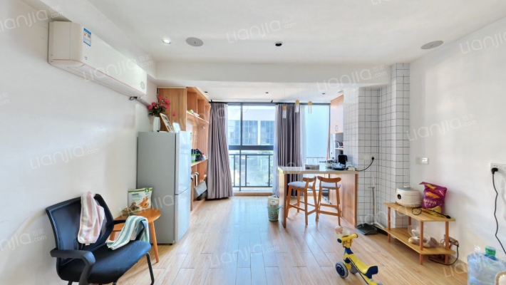 名扬世纪广场二手房实景图