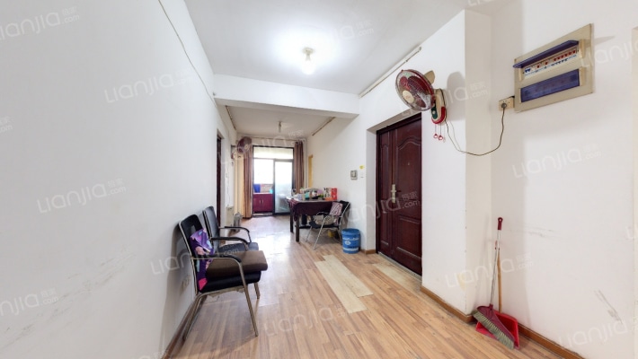 桐鹤名苑一区二手房实景图