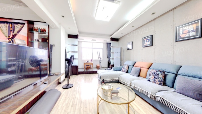 区房地产开发总公司商住楼二手房实景图