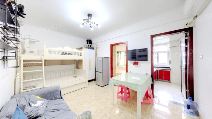 爱丁郡院二手房实景图