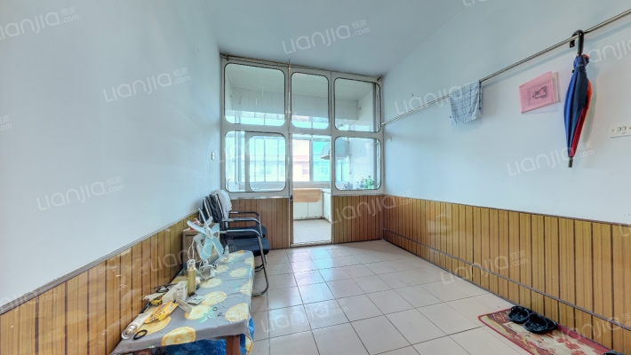 水泥厂家属楼二手房实景图