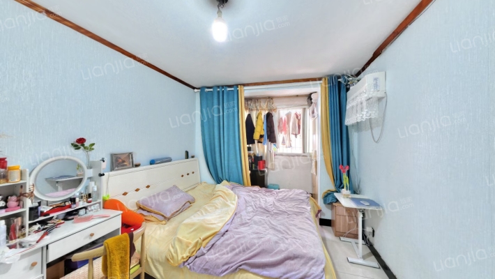 西阁街农贸市场综合楼二手房实景图