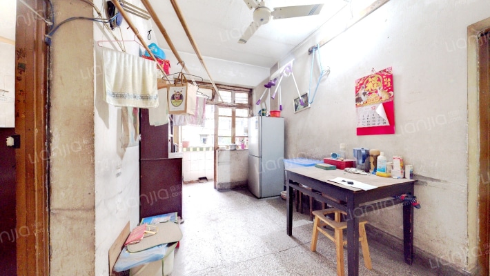 捍卫路二手房实景图