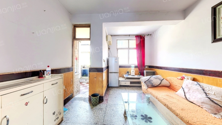 县广电局家属院二手房实景图