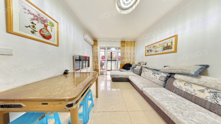 新怡华庭东区二手房实景图