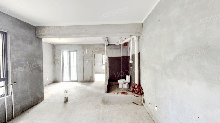 奇山新苑二手房实景图