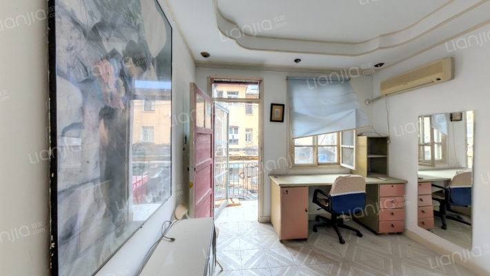 自行车小区二手房实景图