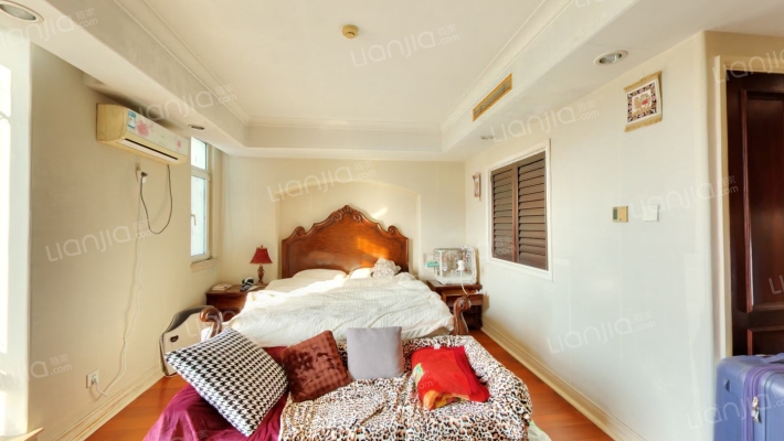 月亮城堡二手房实景图