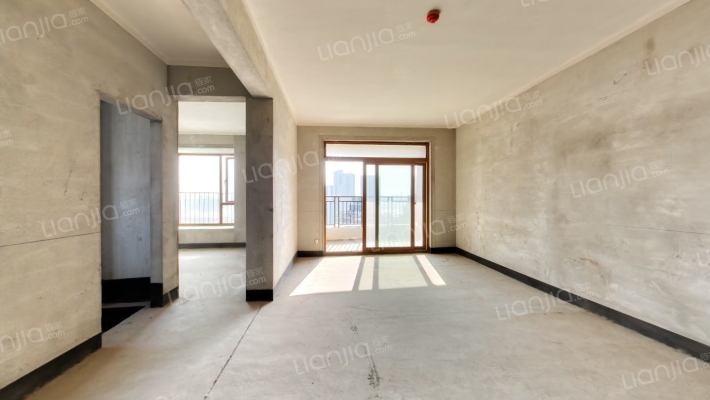 武汉国博新城二期碧园居二手房实景图