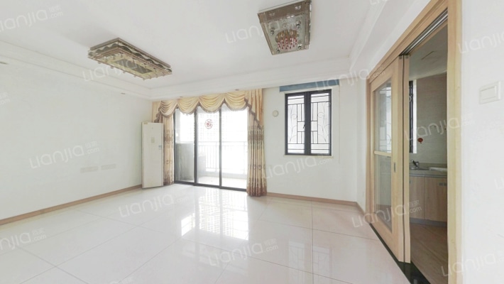 万科缤纷四季西园二手房实景图