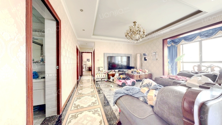 保利拉斐公馆二手房实景图