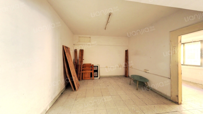 航天综合楼二手房实景图