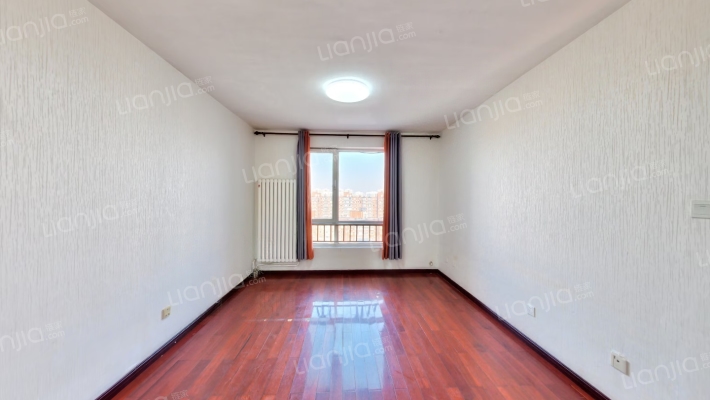 泰福苑D2区二手房实景图