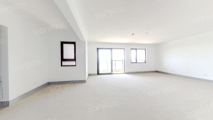 金鹰国际二手房实景图